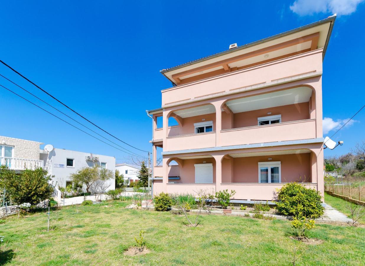 Apartments And Room Ljubica 로파르 외부 사진