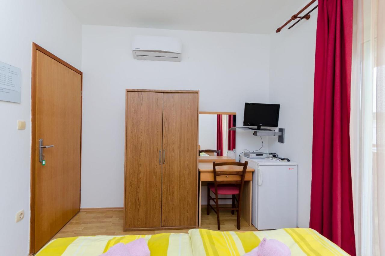 Apartments And Room Ljubica 로파르 외부 사진