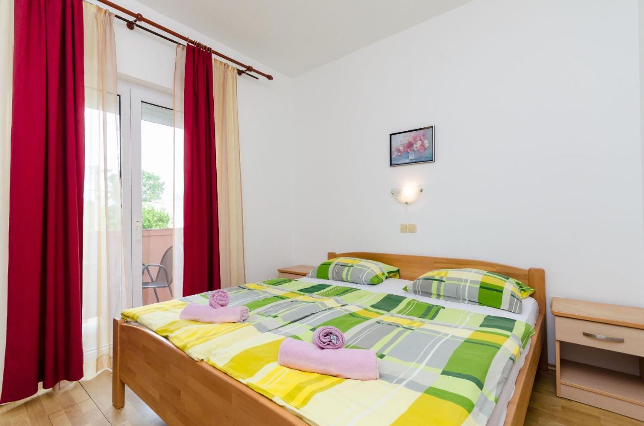 Apartments And Room Ljubica 로파르 외부 사진